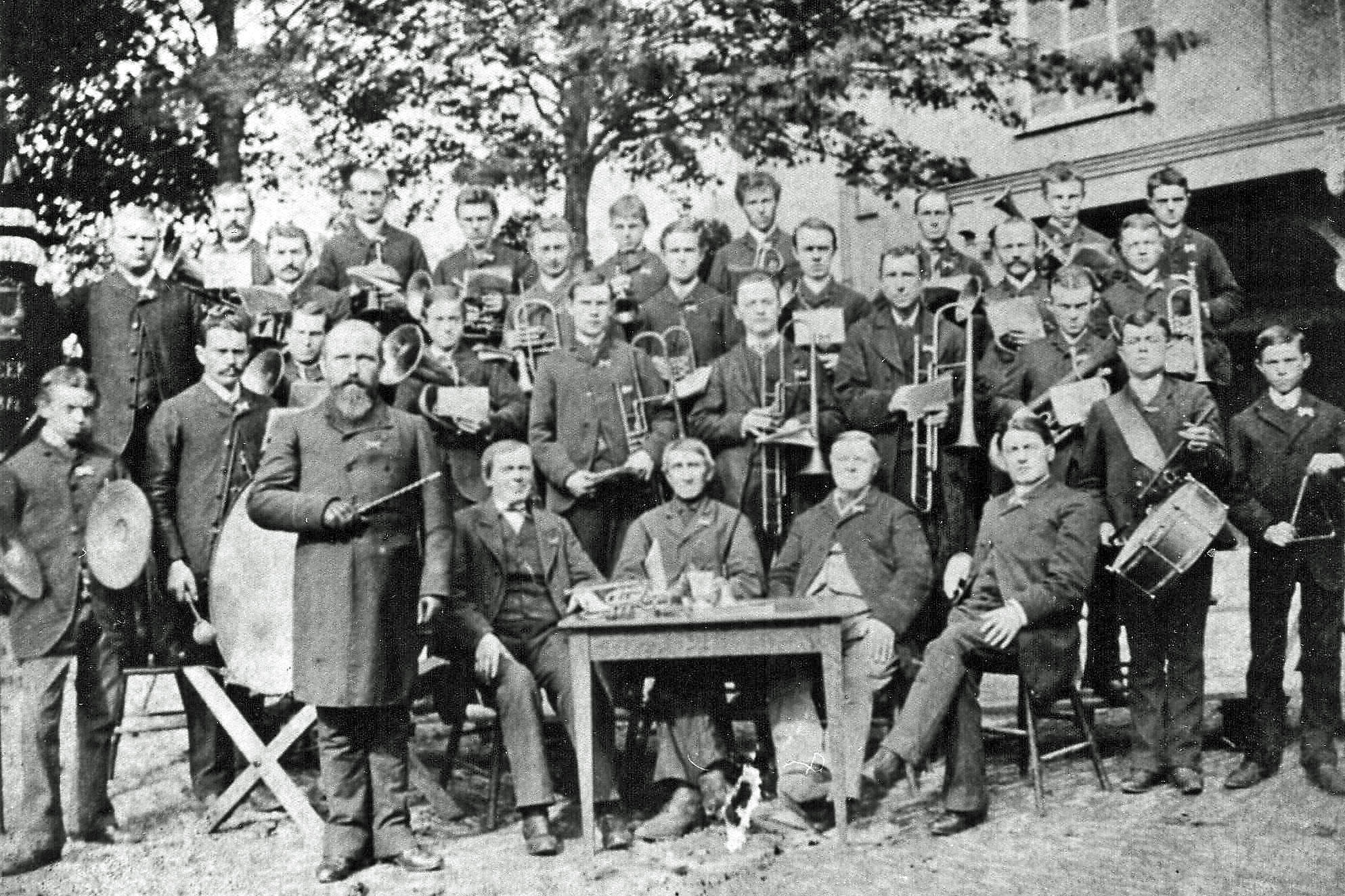 OVER ONS - Historie - 1888-1889 - AMOR MUSAE - Fanfare o.l.v. Gerard Paantjens